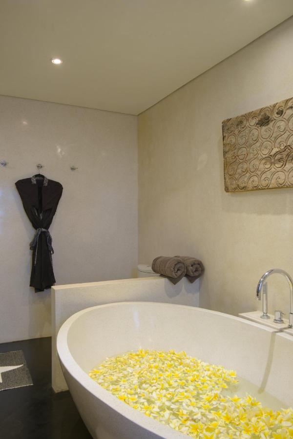 Amanputri Villa Seminyak Dış mekan fotoğraf
