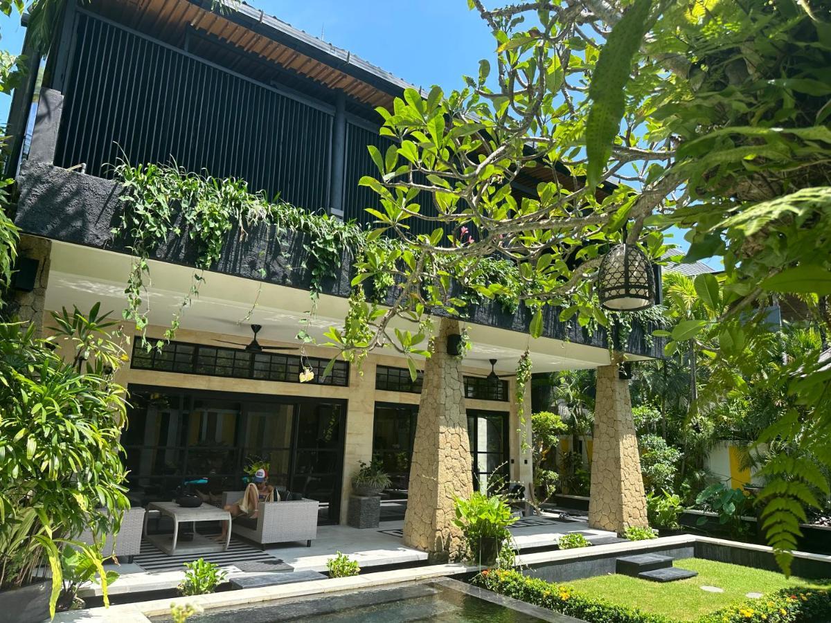 Amanputri Villa Seminyak Dış mekan fotoğraf